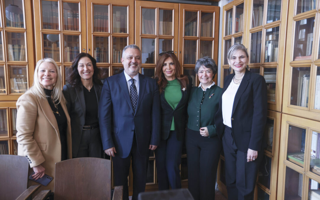 Η Μιμή Ντενίση στη Χ.Α.Ν.Θ.!